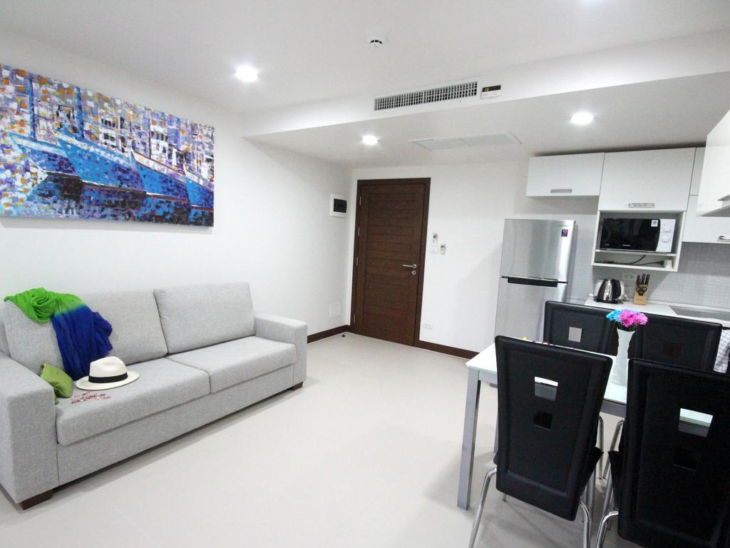 Karon Butterfly Apartment Phuket Exterior photo